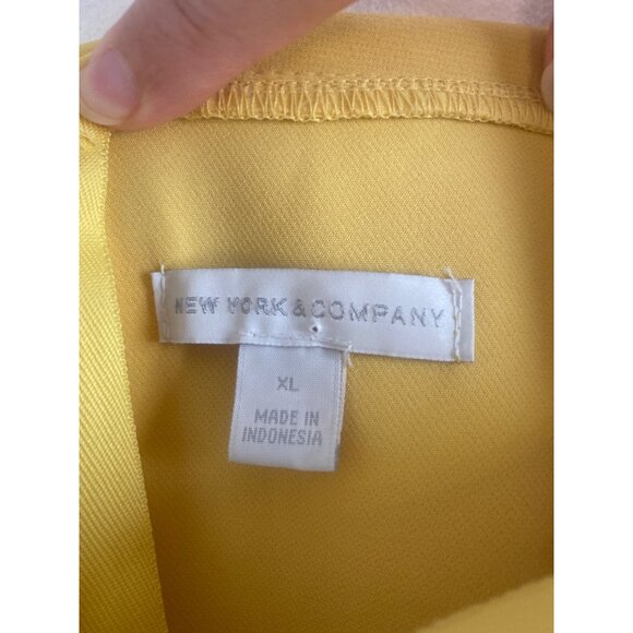 New York & Company Yellow Sleeveless Jumpsuit XL With Wide Straps & Pockets - Picture 3 of 6